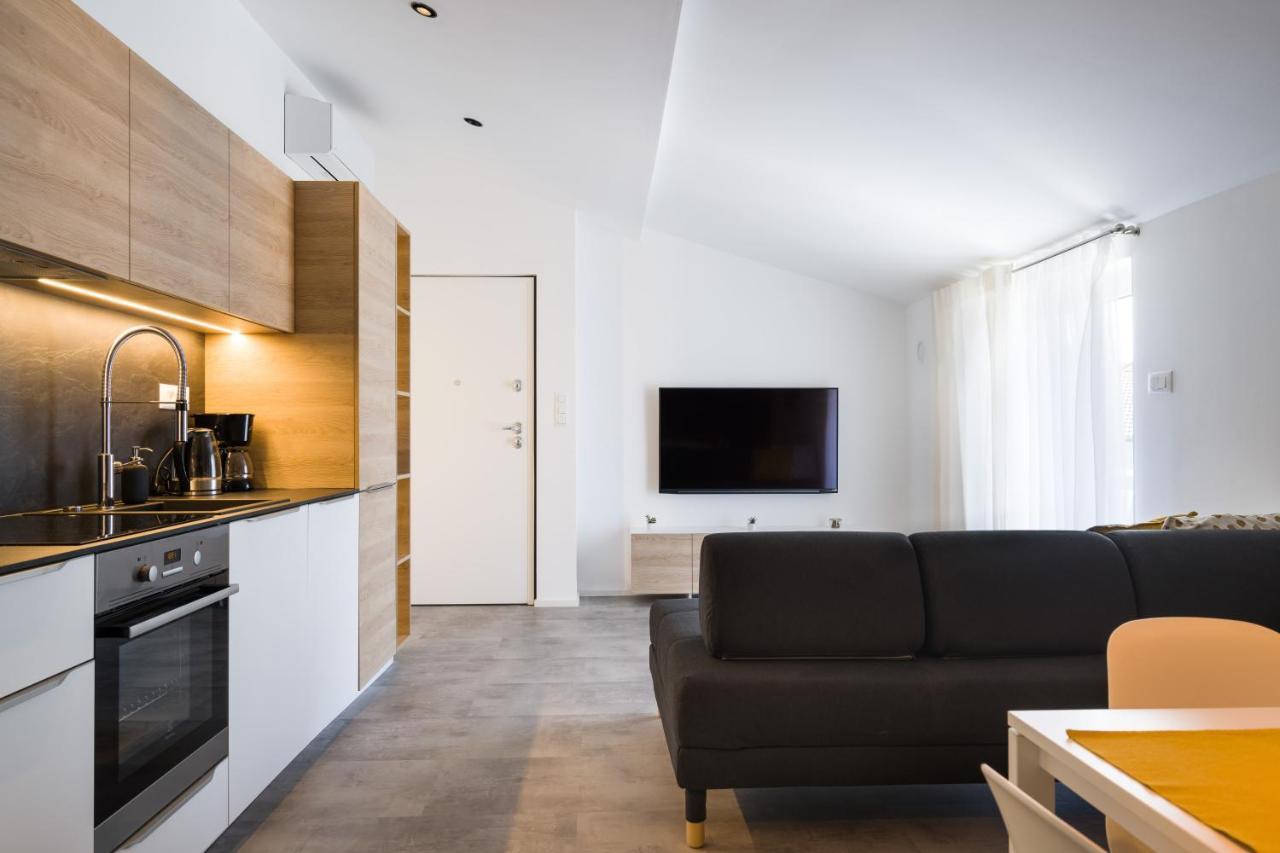 Apartmani Ana 2 I 3 マリンスカ エクステリア 写真