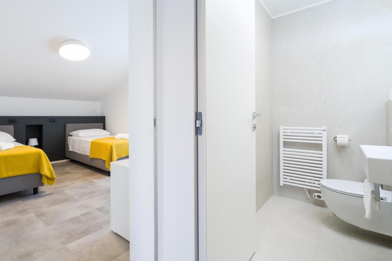 Apartmani Ana 2 I 3 マリンスカ エクステリア 写真