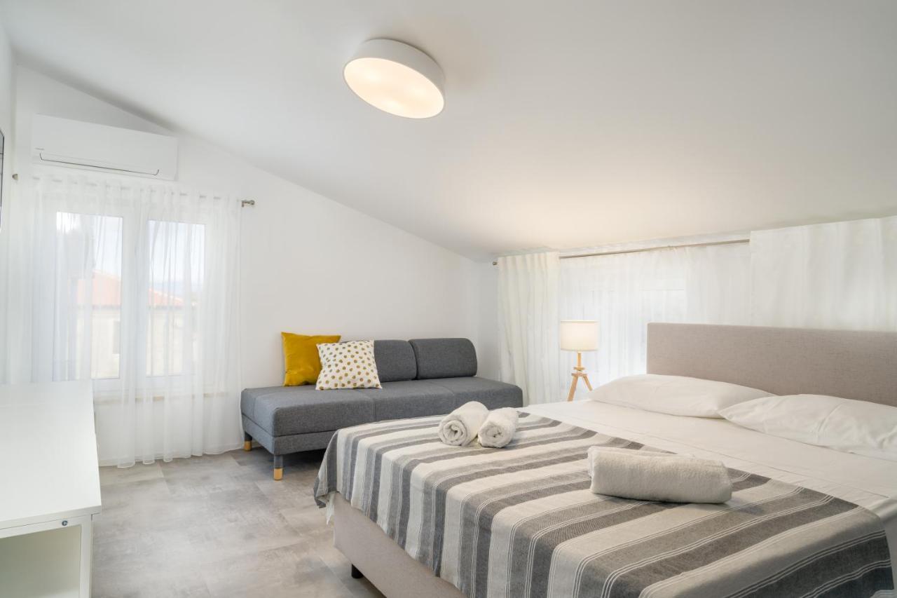 Apartmani Ana 2 I 3 マリンスカ エクステリア 写真